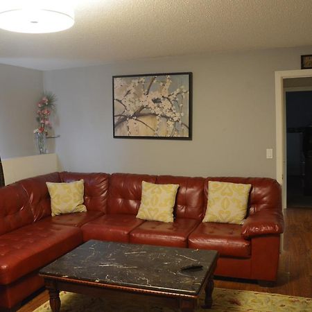 Aasra Home Kelowna Esterno foto