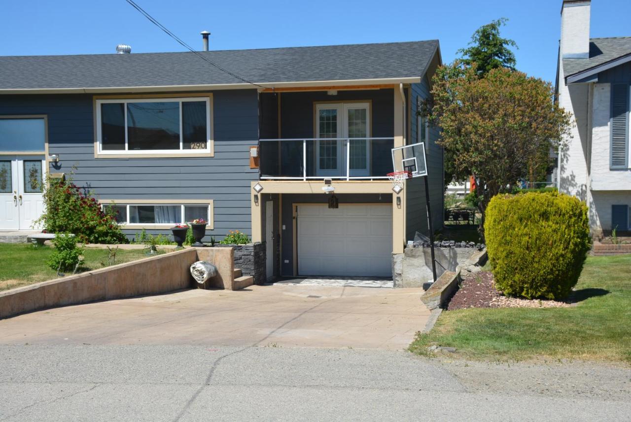 Aasra Home Kelowna Esterno foto