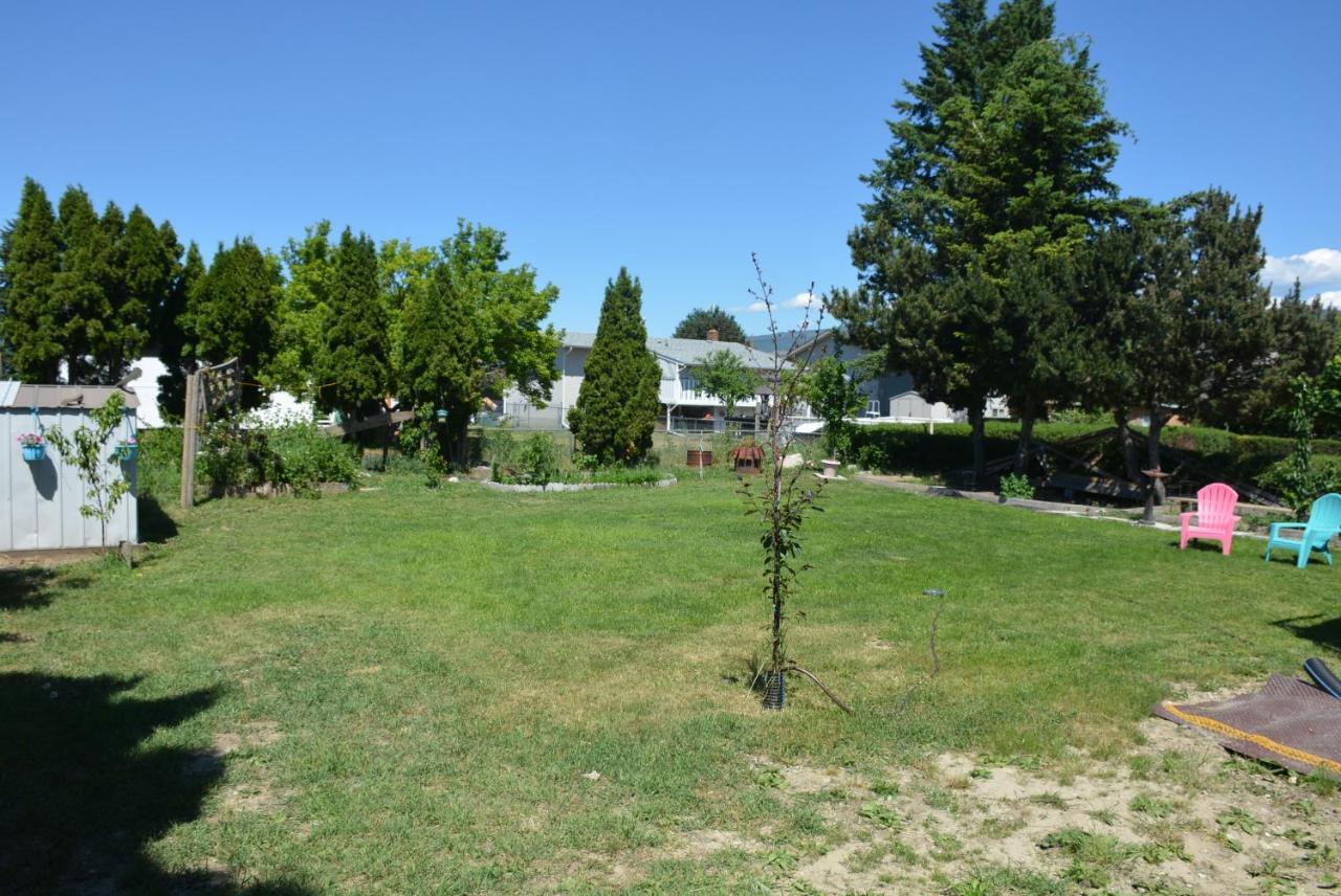 Aasra Home Kelowna Esterno foto