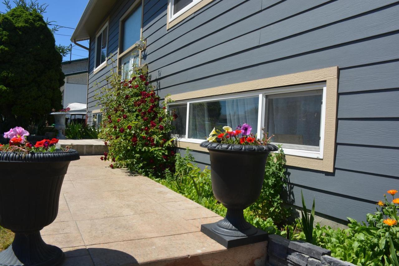 Aasra Home Kelowna Esterno foto