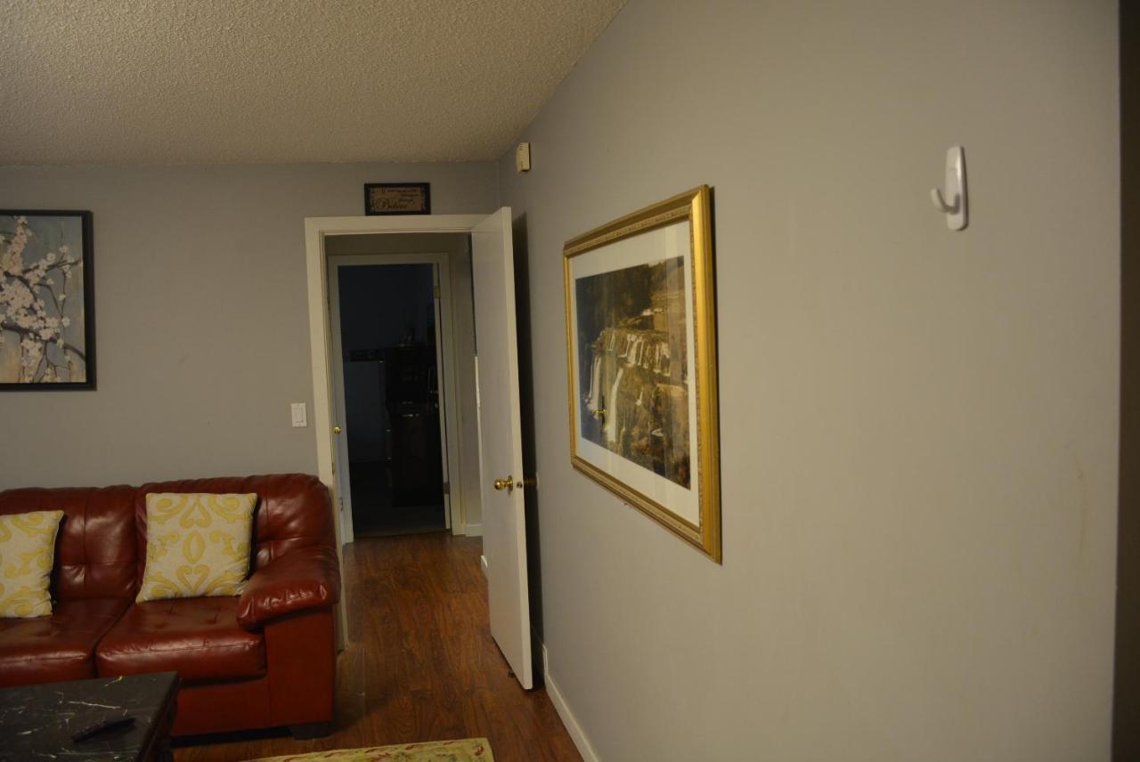 Aasra Home Kelowna Esterno foto