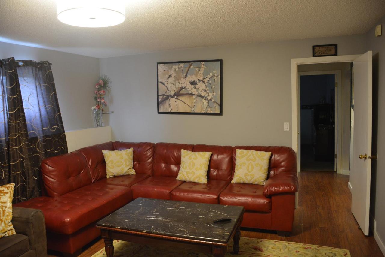 Aasra Home Kelowna Esterno foto