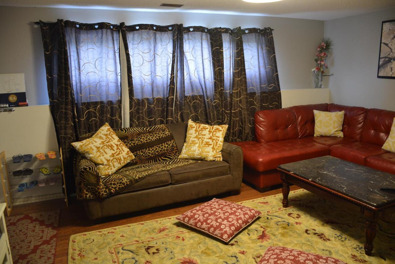 Aasra Home Kelowna Esterno foto