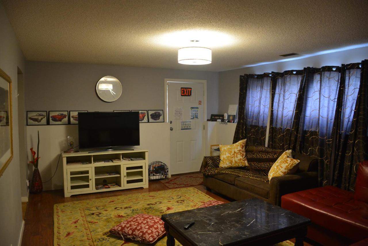 Aasra Home Kelowna Esterno foto