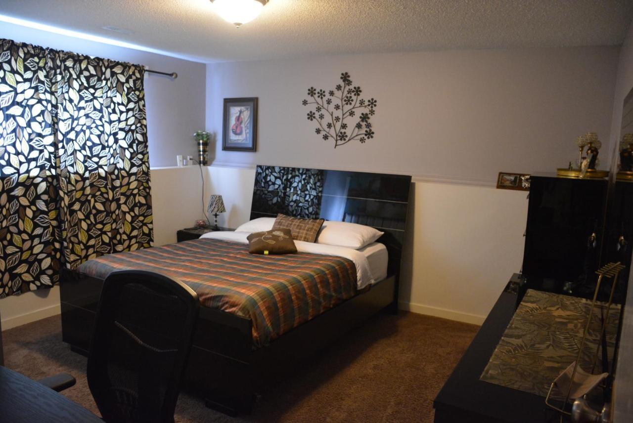 Aasra Home Kelowna Esterno foto